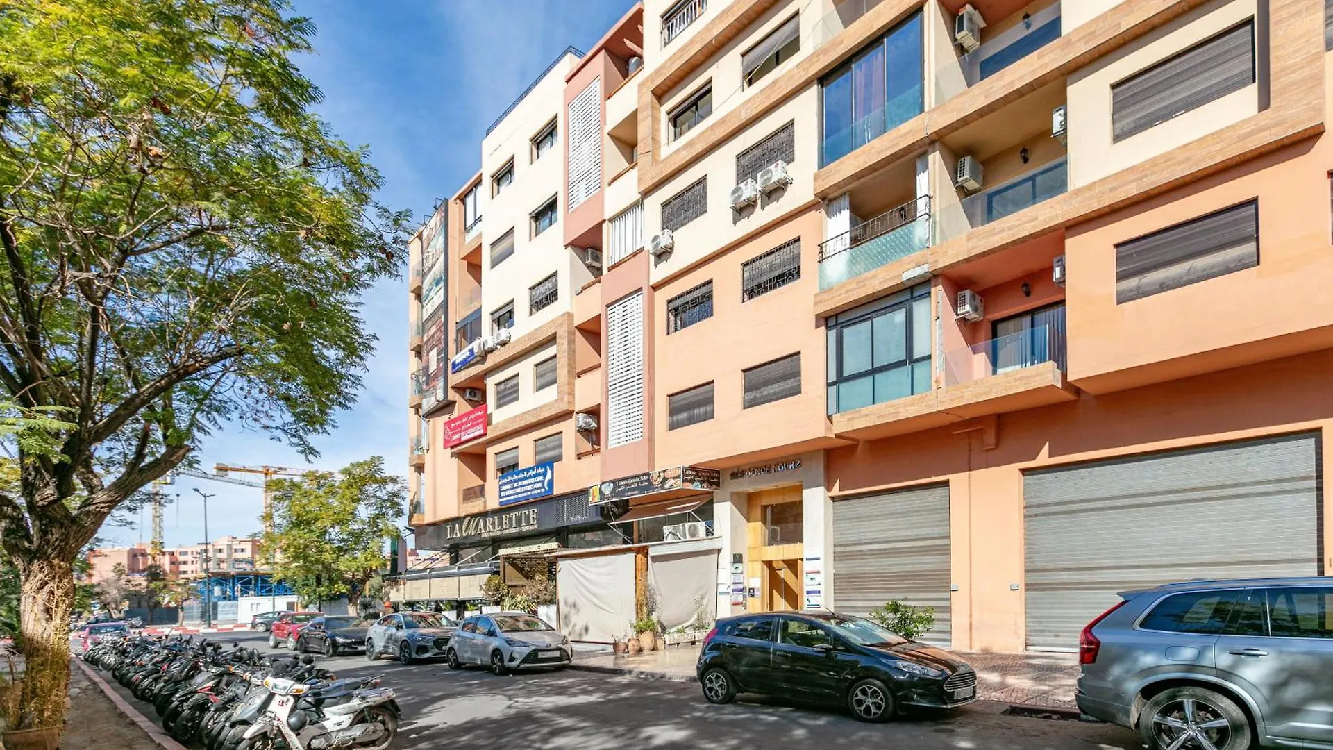 Cozy 2-Bedroom Apartment In Gueliz, Marrakech Μαρακές